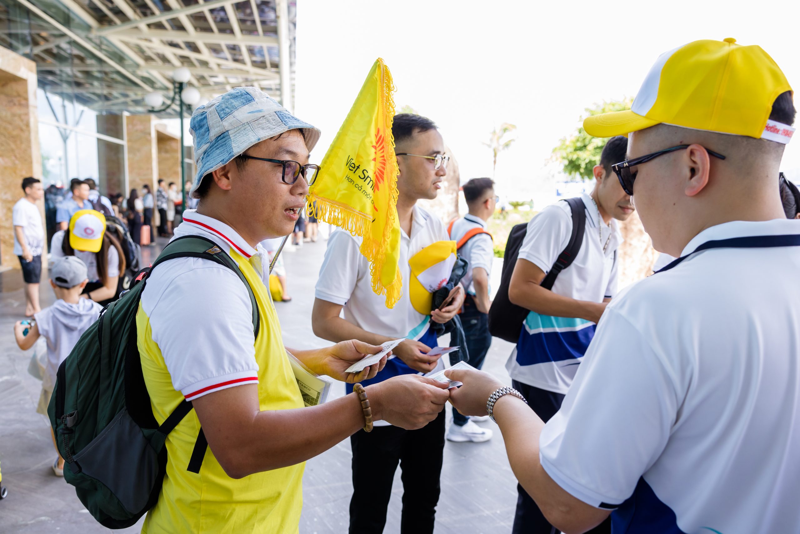 tổ chức tour công ty